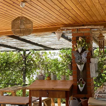 With An Experience!!! Kantun Hostel *