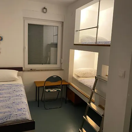 With An Experience!!! Kantun Hostel