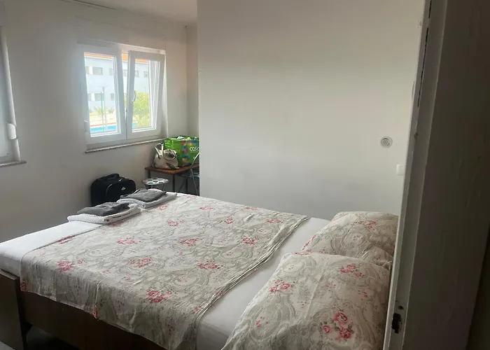 With An Experience!!! Kantun Unlimited Free Coffee Throughout Your !!! Hostel Punat